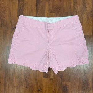 Lily Pulitzer size8, The buttercup short. Scalloped chino, lightly worn.